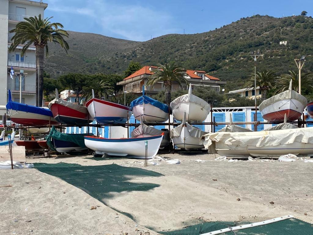 Villa Paolina Ceriale - App. 6 Posti Buitenkant foto