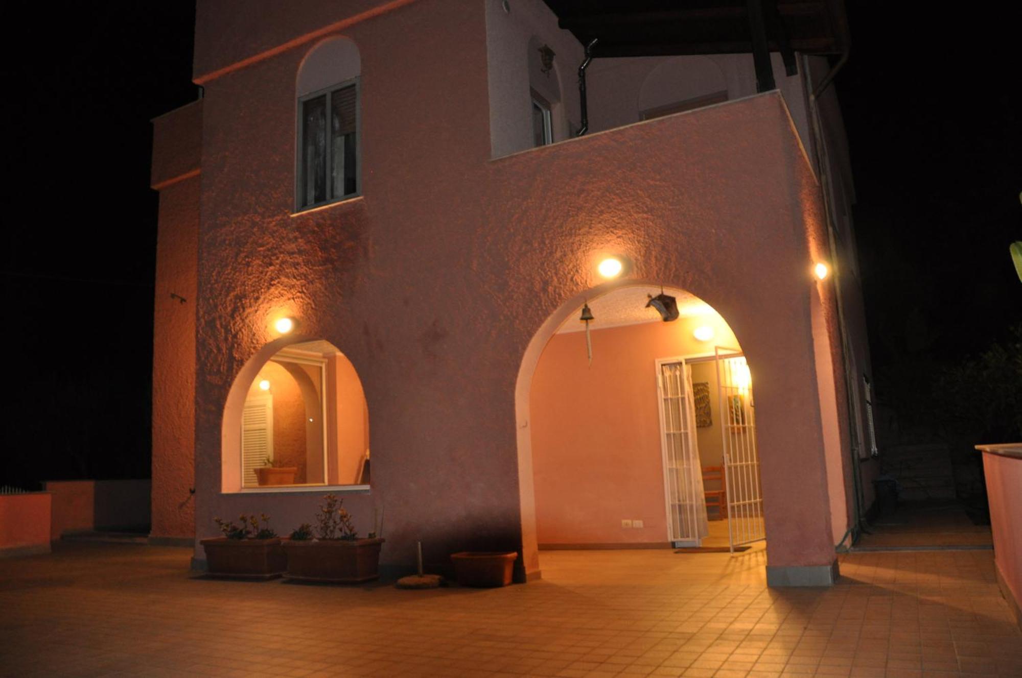 Villa Paolina Ceriale - App. 6 Posti Buitenkant foto