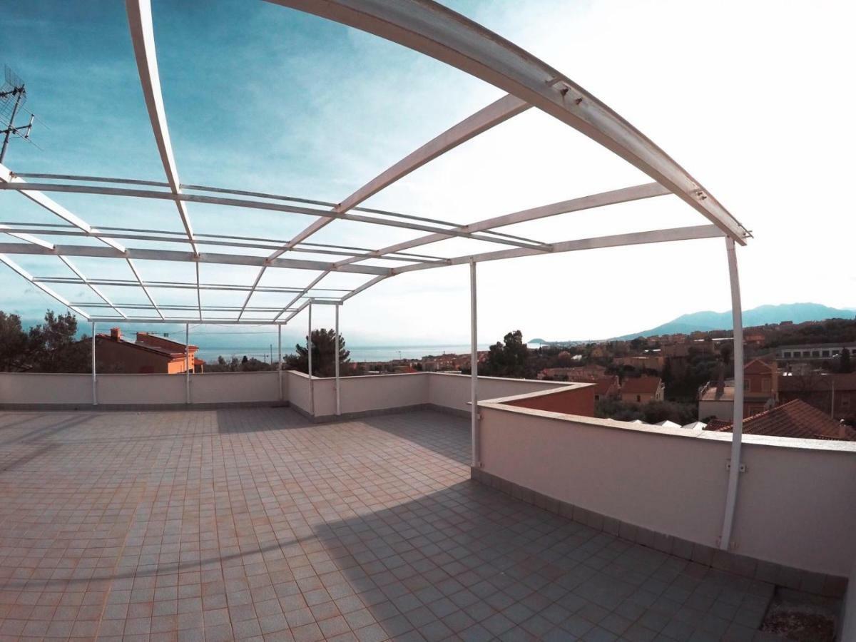Villa Paolina Ceriale - App. 6 Posti Buitenkant foto