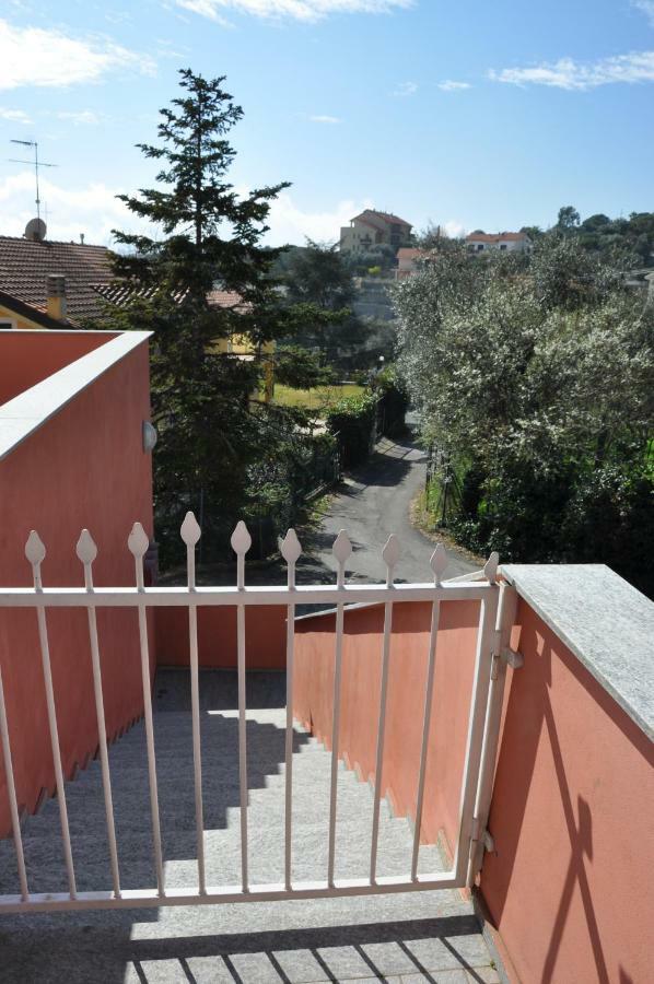 Villa Paolina Ceriale - App. 6 Posti Buitenkant foto